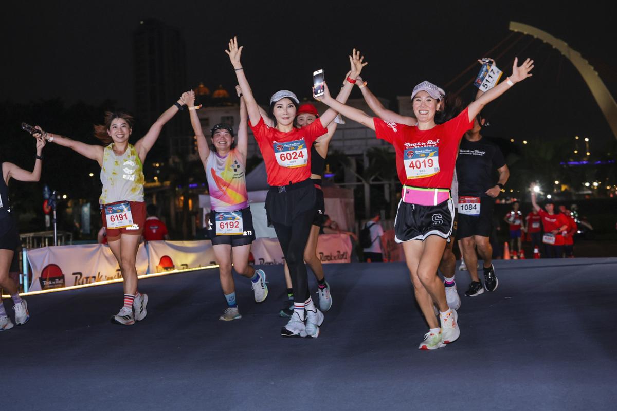 Female runners at Run Rock'n'Roll Taipei